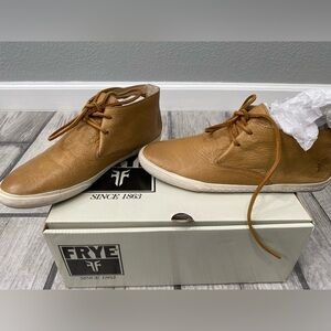 Frye MindyChukka ( color camel) like brand new (size 8M)